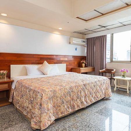 Yi Pin Business Hotel Taoyuan Esterno foto