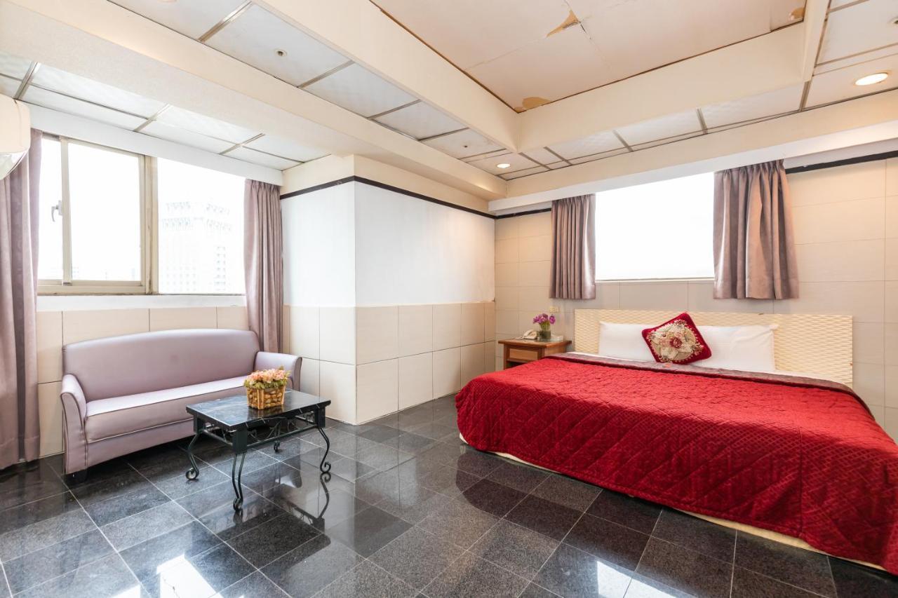 Yi Pin Business Hotel Taoyuan Esterno foto