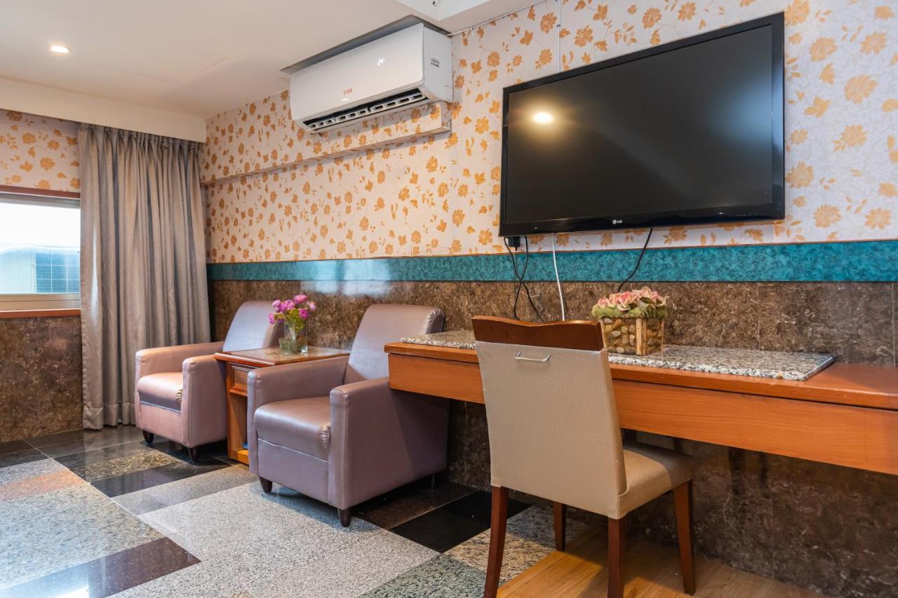 Yi Pin Business Hotel Taoyuan Esterno foto