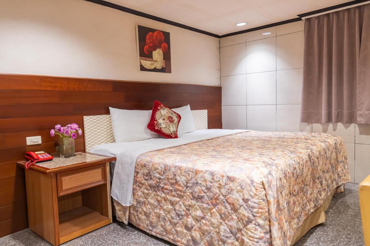 Yi Pin Business Hotel Taoyuan Esterno foto