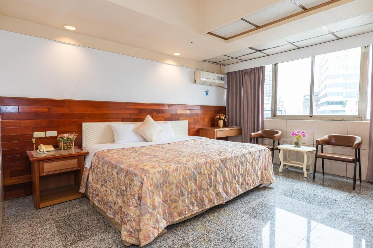 Yi Pin Business Hotel Taoyuan Esterno foto