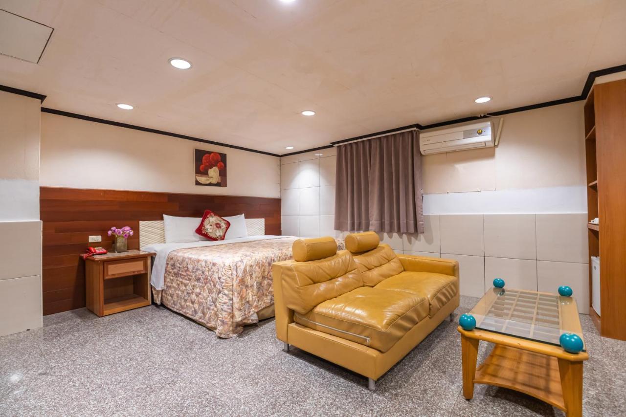 Yi Pin Business Hotel Taoyuan Esterno foto