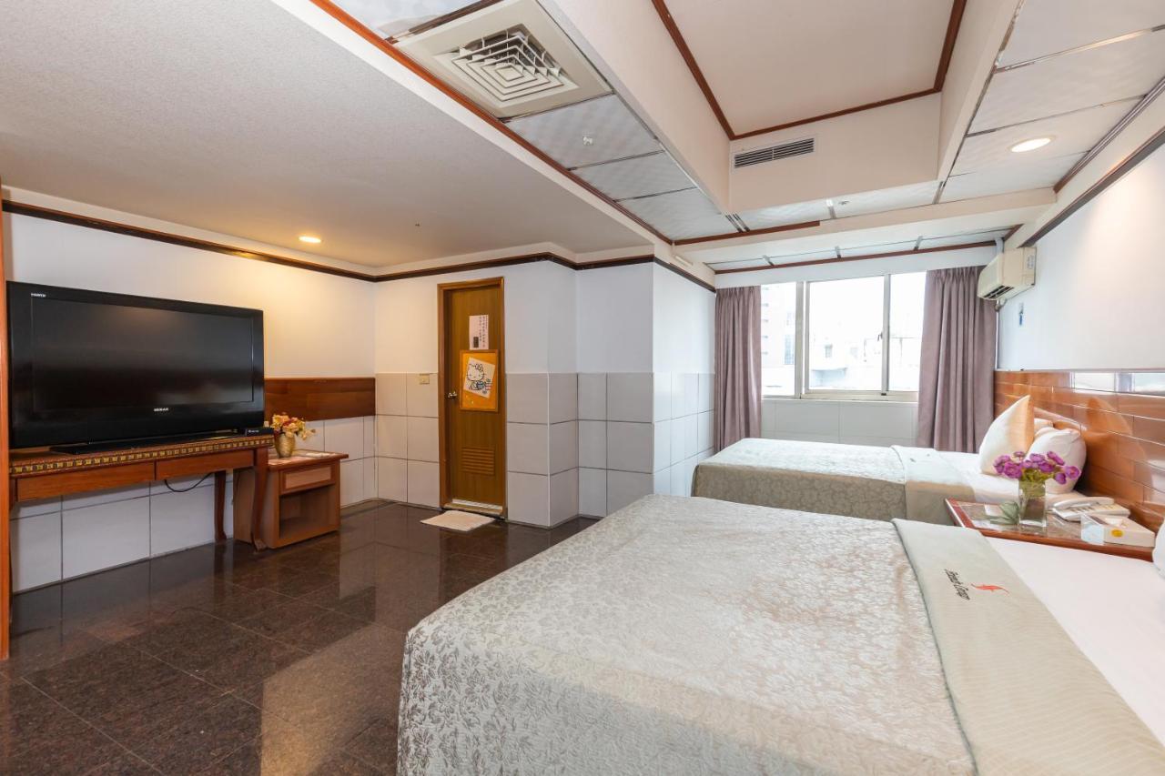 Yi Pin Business Hotel Taoyuan Esterno foto