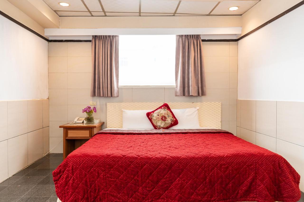 Yi Pin Business Hotel Taoyuan Esterno foto
