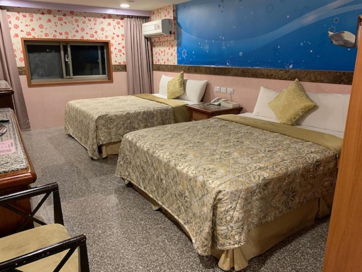 Yi Pin Business Hotel Taoyuan Esterno foto