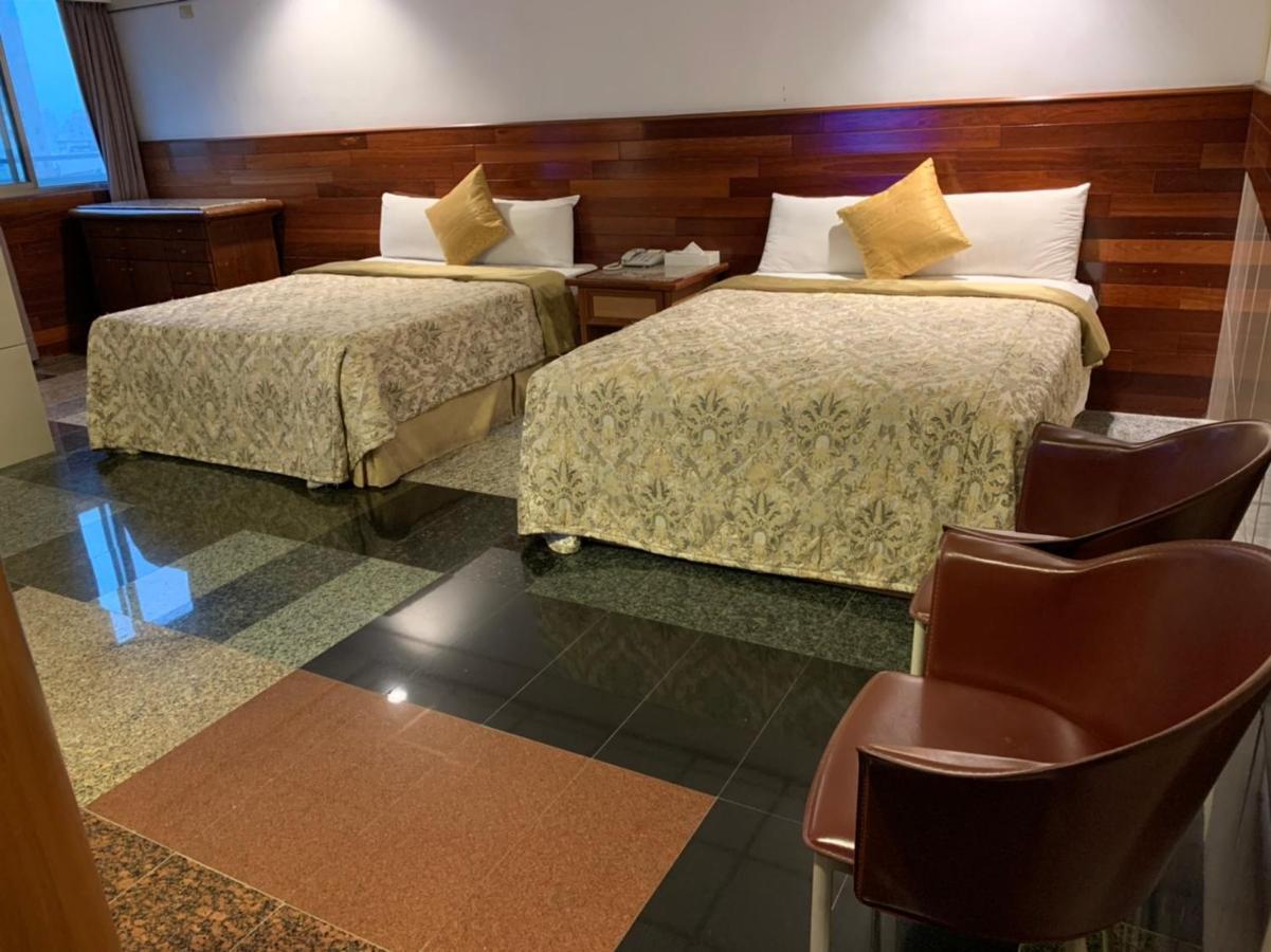 Yi Pin Business Hotel Taoyuan Esterno foto